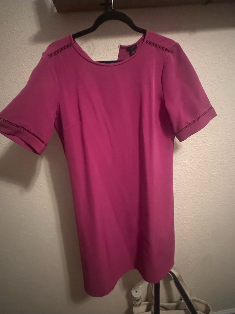 Ann Taylor Women’s Short Sleeve Shift Dress in Magenta